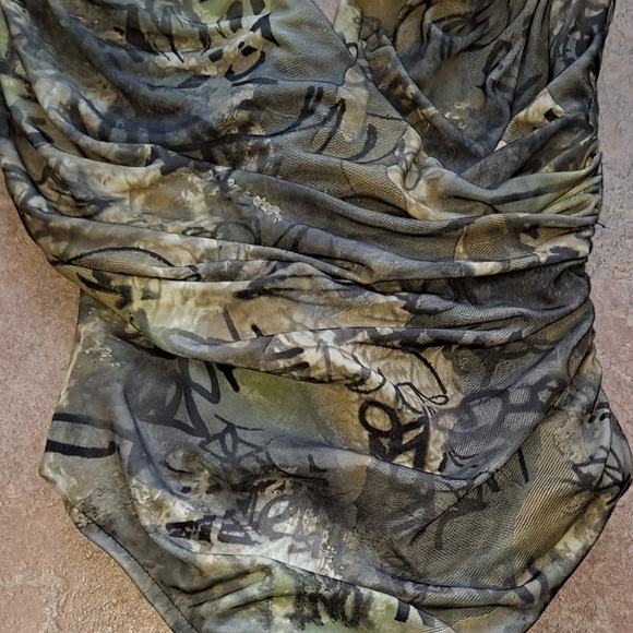 Miraclesuit size 10, green print - Picture 3 of 3